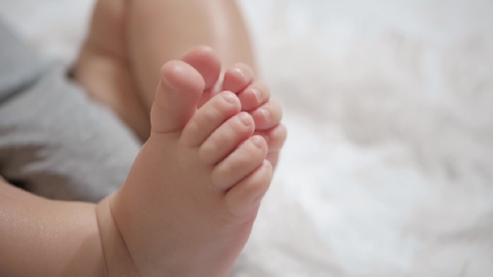 गुजरात में कोरोना से 14 महीने के बच्चे की मौत, आईसोलेशन में वालिदैन गुजरात में कोरोना से 14 महीने के बच्चे की मौत, आईसोलेशन में वालिदैन
