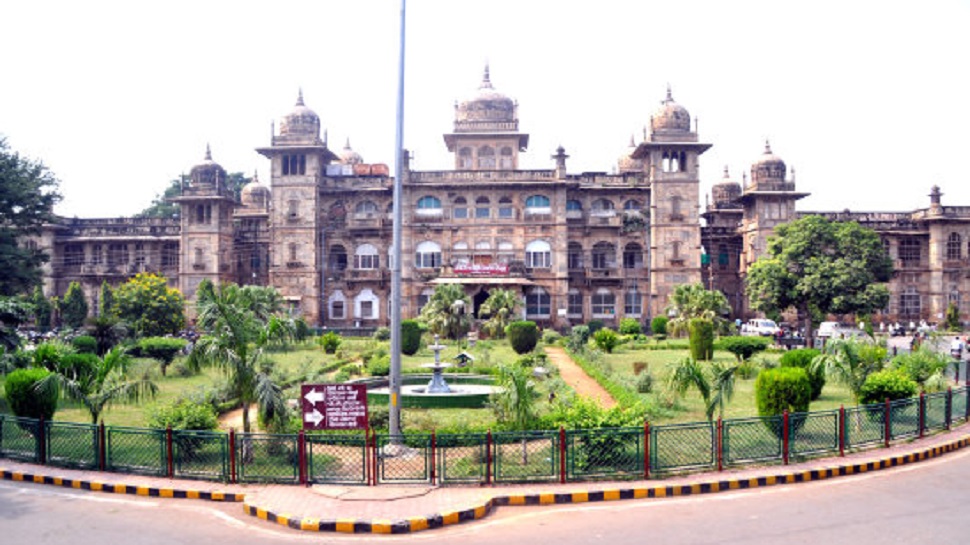 ग्वालियर: कोरोना के डर से 50 डॉक्टरों ने दिया इस्तीफा ग्वालियर: कोरोना के डर से 50 डॉक्टरों ने दिया इस्तीफा