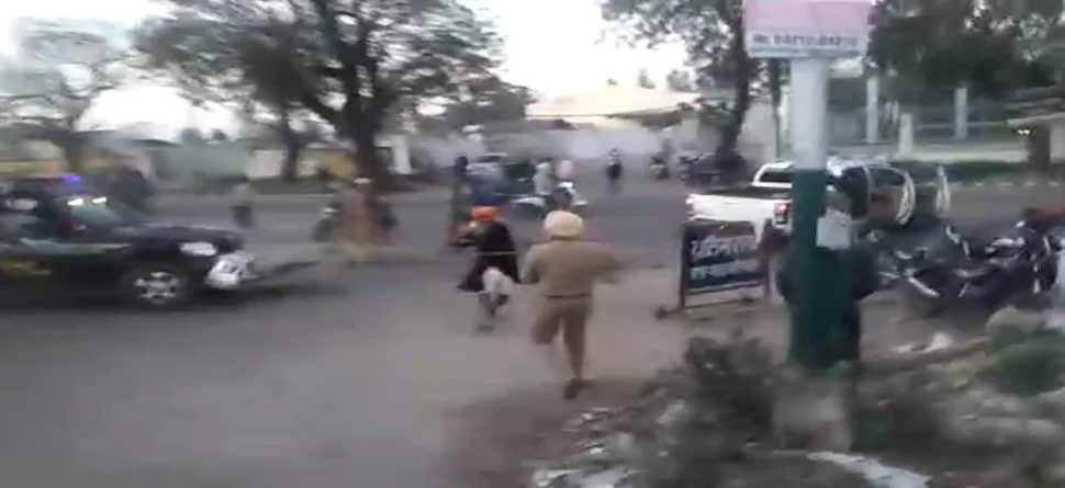 ପାସ୍ ମାଗିବାରୁ ପୋଲିସ ଉପରେ ଆକ୍ରମଣ, ASIଙ୍କ କାଟିଲା ହାତ ପାସ୍ ମାଗିବାରୁ ପୋଲିସ ଉପରେ ଆକ୍ରମଣ, ASIଙ୍କ କାଟିଲା ହାତ