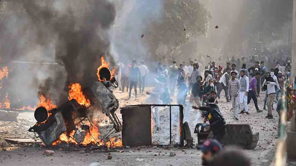 दिल्ली: जाफराबाद तश्द्दुद मामले में जामिया की तालिबा सफूरा ज़रगर गिरफ्तार दिल्ली: जाफराबाद तश्द्दुद मामले में जामिया की तालिबा सफूरा ज़रगर गिरफ्तार