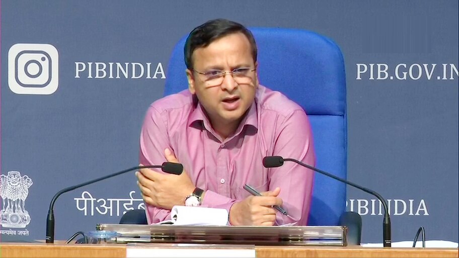 मुल्कभर में कोरोना मरीज़ों की तादाद हुई 8356 और 373 मौतें: वज़ारते सेहत
