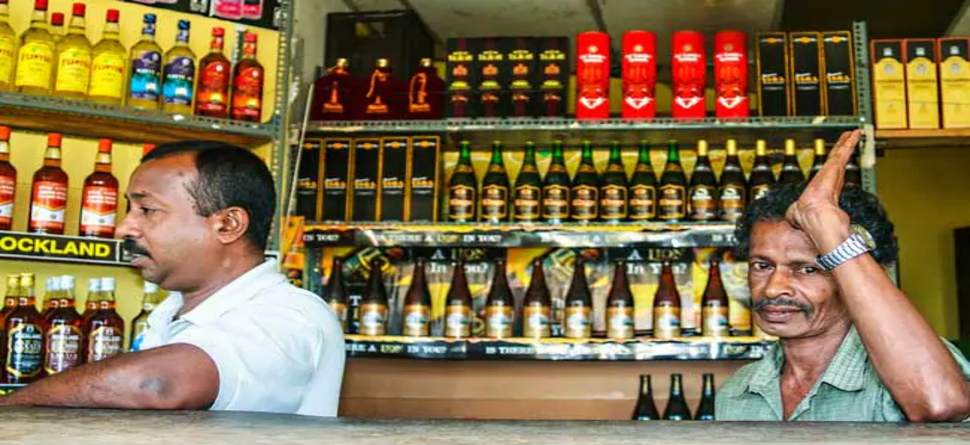 ଲକ୍ ଡାଉନ୍ ମଧ୍ୟରେ ଏହି ରାଜ୍ୟରେ ଆସନ୍ତାକାଲି ଠାରୁ କିଛି ଘଣ୍ଟା ପାଇଁ ଖୋଲାଯିବ ମଦ ଦୋକାନ ଲକ୍ ଡାଉନ୍ ମଧ୍ୟରେ ଏହି ରାଜ୍ୟରେ ଆସନ୍ତାକାଲି ଠାରୁ କିଛି ଘଣ୍ଟା ପାଇଁ ଖୋଲାଯିବ ମଦ ଦୋକାନ