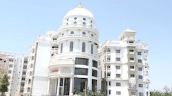 गुजरात: प्रशासन ने इस मंदिर के गेस्ट हाऊस को तब्दील कर बनाया 100 बेड का अस्पताल