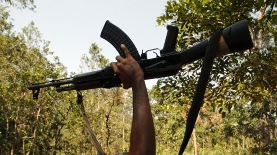 बस्तर में नक्सिलयों ने की बेरहमी की हद पार, 60 साला बुजुर्ग का बेरहमी से किया क़त्ल बस्तर में नक्सिलयों ने की बेरहमी की हद पार, 60 साला बुजुर्ग का बेरहमी से किया क़त्ल