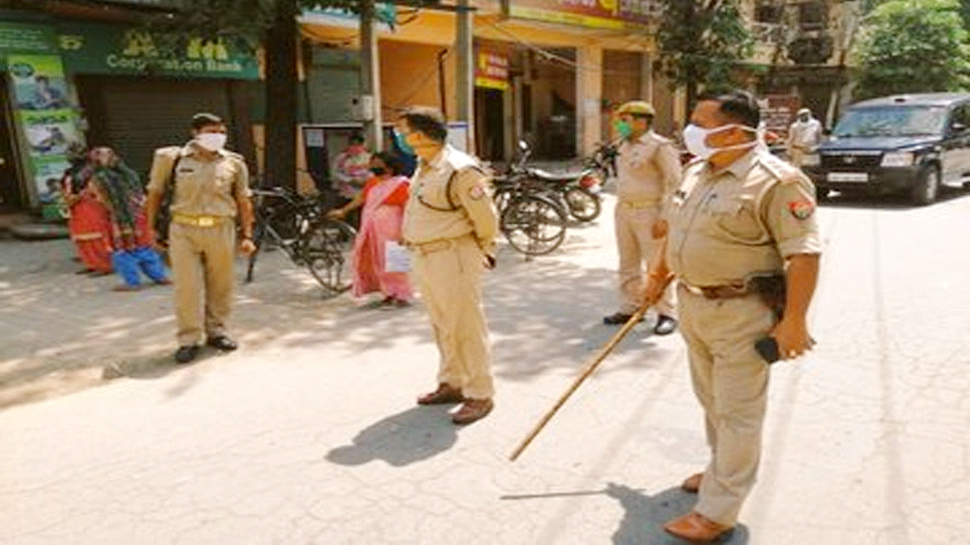 सहरानपुर: 54 गैरमुल्की जमातियों को क्वारंटीन के बाद भेजा जेल, 3 कोरोना मरीजों का हो रहा इलाज सहरानपुर: 54 गैरमुल्की जमातियों को क्वारंटीन के बाद भेजा जेल, 3 कोरोना मरीजों का हो रहा इलाज