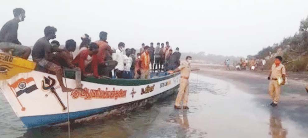 ବୋଟ ସାହାଯ୍ୟରେ ଚେନ୍ନାଇ ରୁ ଓଡ଼ିଶା... ବୋଟ ସାହାଯ୍ୟରେ ଚେନ୍ନାଇ ରୁ ଓଡ଼ିଶା...