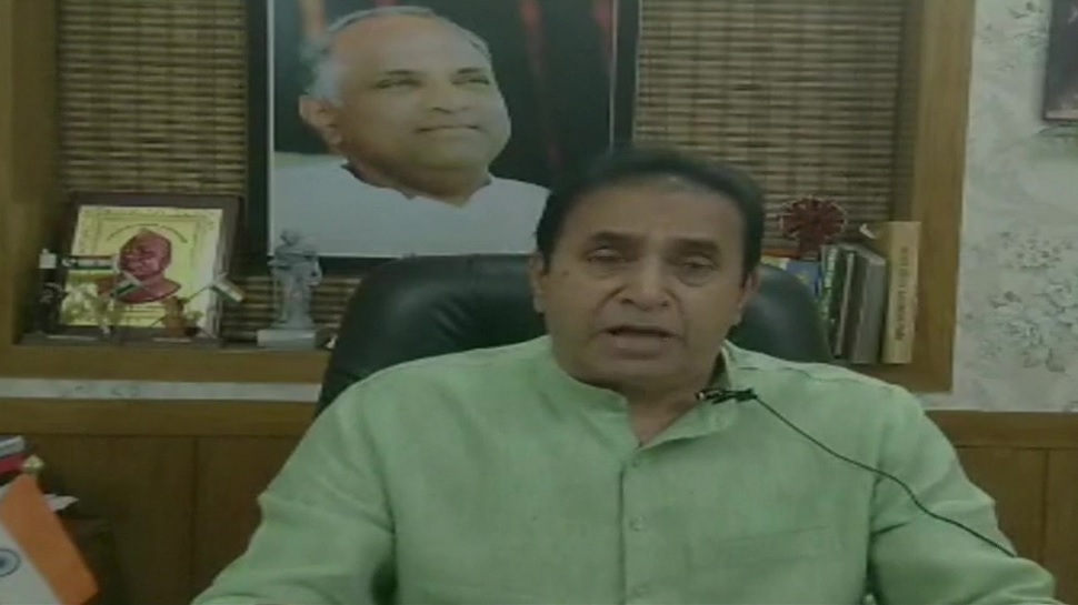 पालघर में साधुओं के क़त्ल मामले में महाराष्ट्र हुकूमत ने जारी की 101 मुल्ज़िमीन की फहरिस्त पालघर में साधुओं के क़त्ल मामले में महाराष्ट्र हुकूमत ने जारी की 101 मुल्ज़िमीन की फहरिस्त