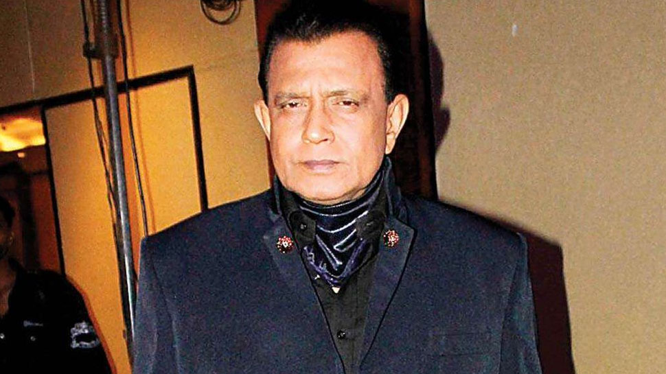 Mithun Chakraborty's father died in Mumbai, but actor stranded in Bengaluru  | पिता के अंतिम संस्कार में शामिल नहीं हो पाए Mithun Chakraborty, बेंगलुरु  में फंसे हुए हैं अभिनेता | Hindi News ...