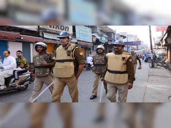 ଅଲିଗଡ଼ରେ ପୋଲିସ କର୍ମୀଙ୍କୁ ଆକ୍ରମଣ ପଛର ଚାଞ୍ଚଲ୍ୟକର କାହାଣୀ...