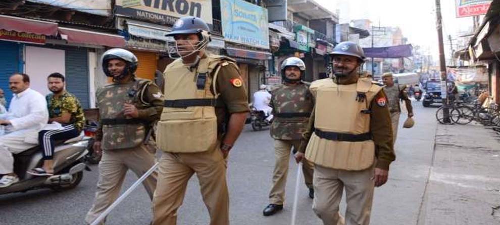 ଅଲିଗଡ଼ରେ ପୋଲିସ କର୍ମୀଙ୍କୁ ଆକ୍ରମଣ ପଛର ଚାଞ୍ଚଲ୍ୟକର କାହାଣୀ... ଅଲିଗଡ଼ରେ ପୋଲିସ କର୍ମୀଙ୍କୁ ଆକ୍ରମଣ ପଛର ଚାଞ୍ଚଲ୍ୟକର କାହାଣୀ...