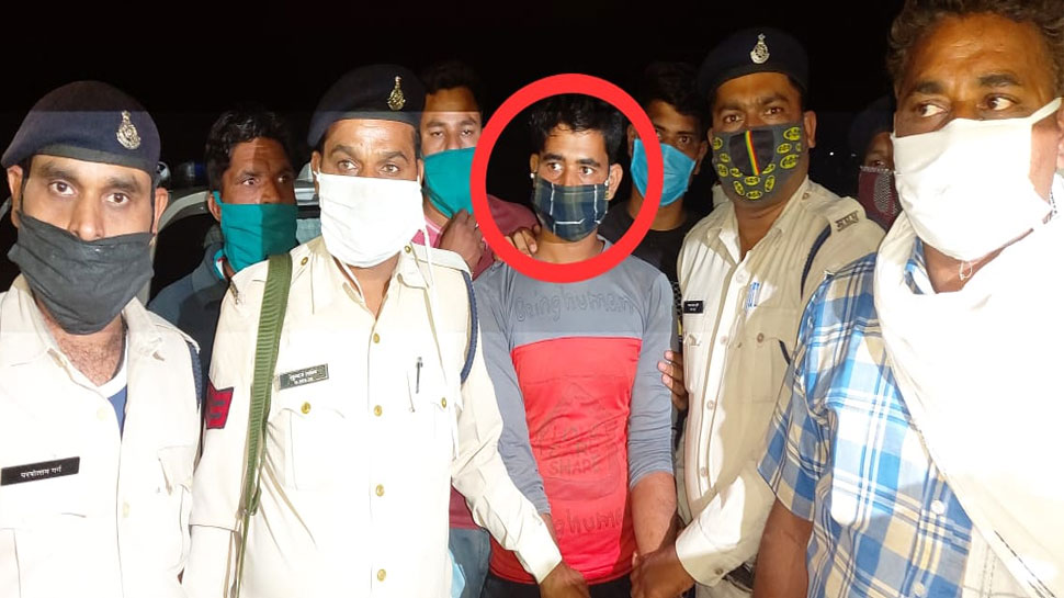 दरिंदगी की हद: दमोह में 7 साल की मासूम से रेप के बाद फोड़ दी आंख, मुल्ज़िम गिरफ्तार दरिंदगी की हद: दमोह में 7 साल की मासूम से रेप के बाद फोड़ दी आंख, मुल्ज़िम गिरफ्तार