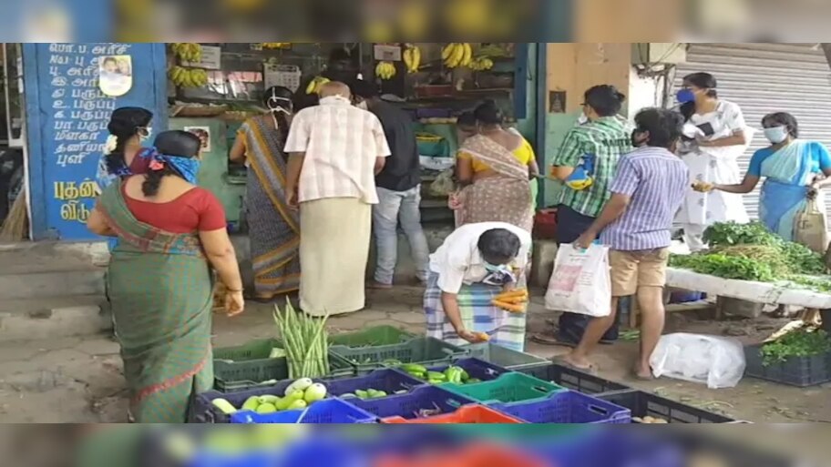 ଲକଡାଉନ କଠୋର ହେବା ପୂର୍ବରୁ ଏହି ରାଜ୍ୟର ଦୋକାନଗୁଡ଼ିକରେ ଭିଡ଼, ସାମାଜିକ ଦୂରତା ମାନିଲେନି ଲୋକ