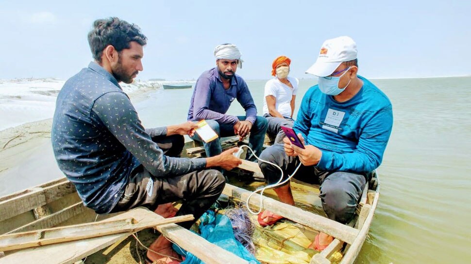 आधार पेमेंट सिस्टम से निकले बैंक खाते से पैसे Ayodhya