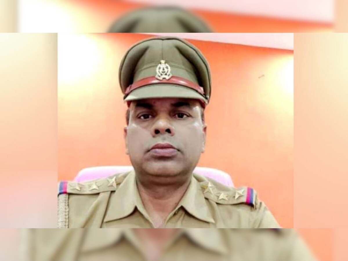यूपी के औरेया में इंस्पेक्टर संजीव राठौर का इंतेक़ाल, 4 दिन पहले ही आवाम ने इस्तक़बाल में बरसाए थे फूल