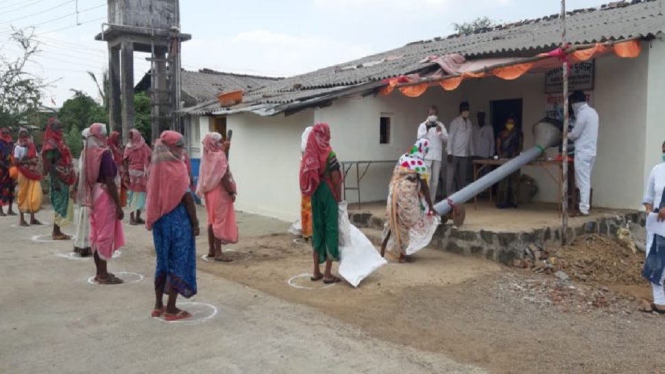 कोरोना से लड़ने के लिए महाराष्ट्र के इस गांव का प्लान जानकर रह जाएंगे हैरान. देखिए.. कोरोना से लड़ने के लिए महाराष्ट्र के इस गांव का प्लान जानकर रह जाएंगे हैरान. देखिए..