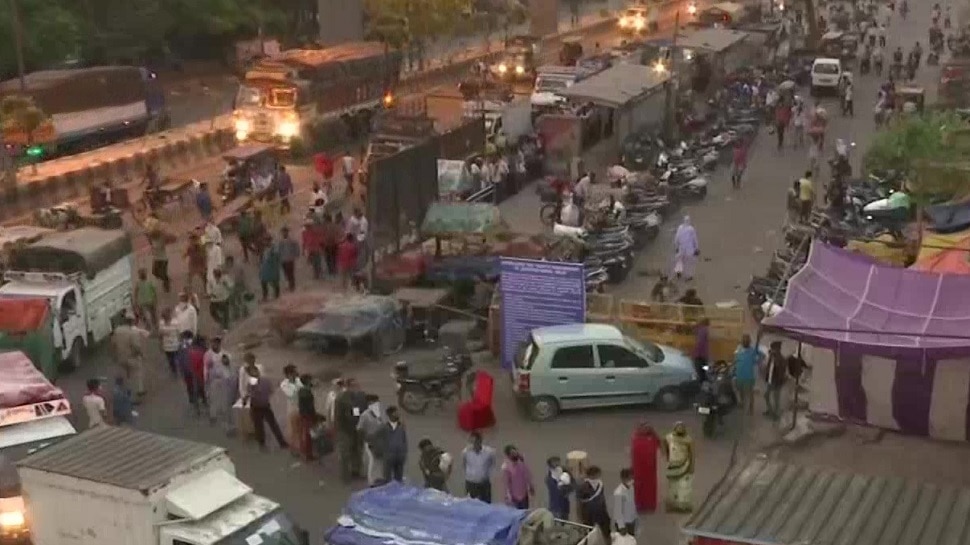 सावधान! दिल्ली के घरों में पहुंच सकता है कोरोना वायरस, सामने आई डरावनी तस्वीर  