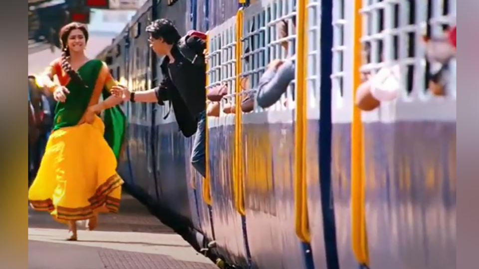 Funny Mistakes In Shahrukh Khan Deepika Padukone Film Chennai Express फ ल म च न नई एक सप र स क व Funny Mistakes ज आप आस न स पकड ल ग Hindi News