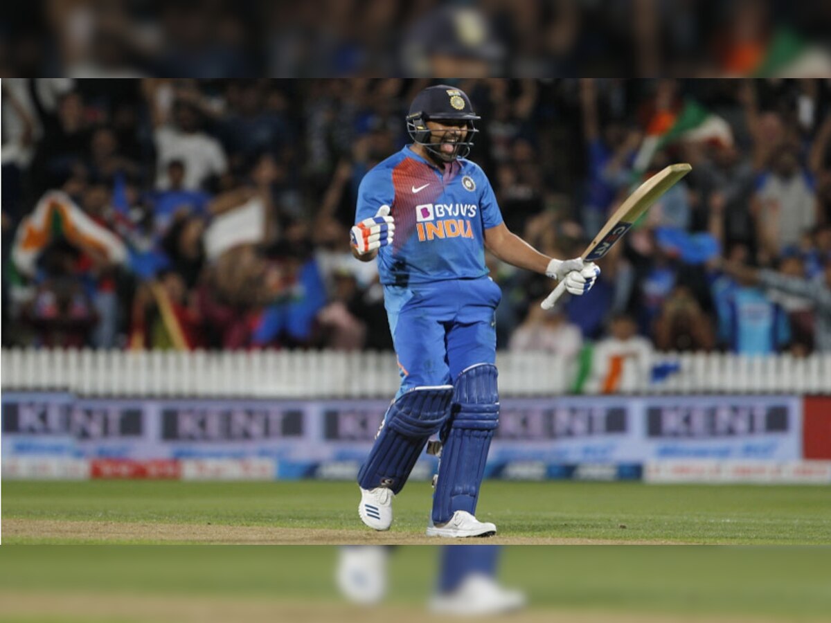 विराट की गैरमोजूदगी में सीमित ओवर के मैच में भारत की कप्तानी करते हैं रोहित (फोटो-IANS)