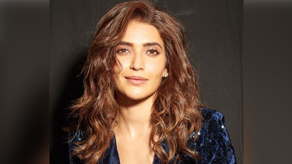 Lockdown के दौरान Karishma Tanna को चढ़ा नया शौक, PHOTOS शेयर कर बताई दिलचस्पी