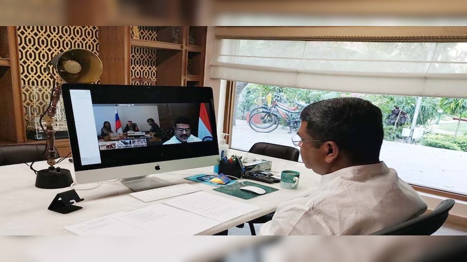ଋଷର ତୈଳମନ୍ତ୍ରୀଙ୍କ ସହିତ କେନ୍ଦ୍ରମନ୍ତ୍ରୀଙ୍କ ଆଲୋଚନା