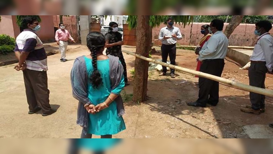 କ୍ୱାରେଣ୍ଟାଇନ ସେଣ୍ଟରର ସ୍ଥିତି ପରଖିଲେ ଜିଲ୍ଲାପାଳ ଓ ଏସପି