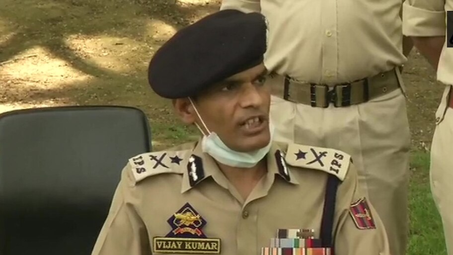 "इस साल फौज ने अंजाम दिए 27 ऑपरेशन, 64 दहशतगर्दों का किया सफाया और 25 को पकड़ा"
