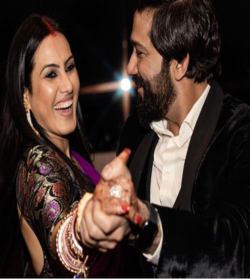 Kamya Punjabi romantic photos with husband Shalabh Dang | पति Shalabh