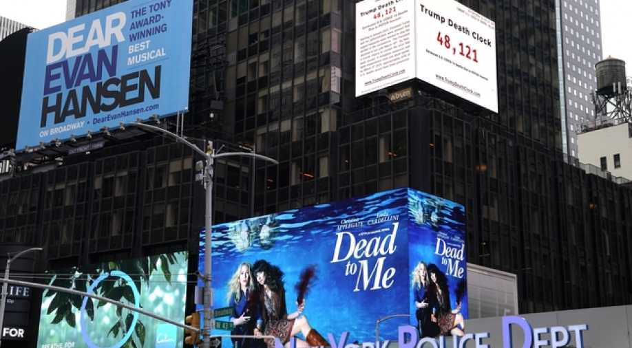 न्यूयॉर्क के Times Square पर लगी ‘ट्रंप डेथ क्लॉक’ के बारे में जानते हैं आप? 