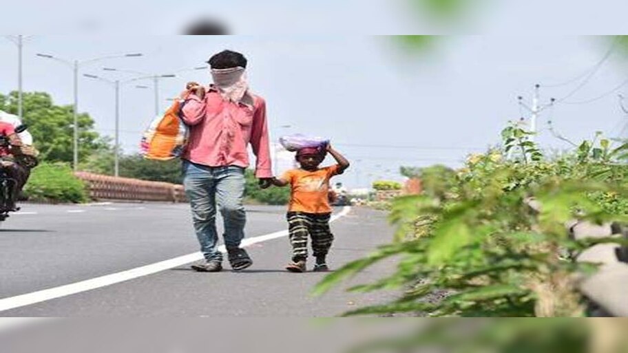 ପ୍ରବାସୀଙ୍କୁ ସହାୟତାର ହାତ ବଢାଉଛନ୍ତି ସମାଜସେବୀ