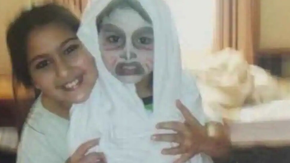 बचपन में 'भूत' के साथ Sara Ali Khan ने की थी मस्ती, तस्वीर शेयर कर खोला सालों पुराना राज बचपन में 'भूत' के साथ Sara Ali Khan ने की थी मस्ती, तस्वीर शेयर कर खोला सालों पुराना राज