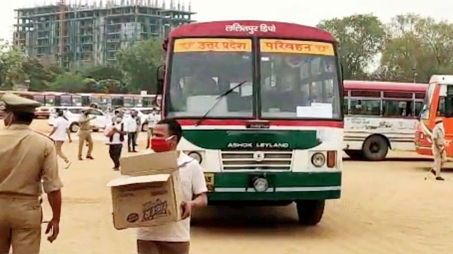 ट्रक से सवारी ढोने वालों पर होगी सख्त कार्रवाई, मज़दूरों को बसों से पहुंचाया जाएगा घर: CM योगी