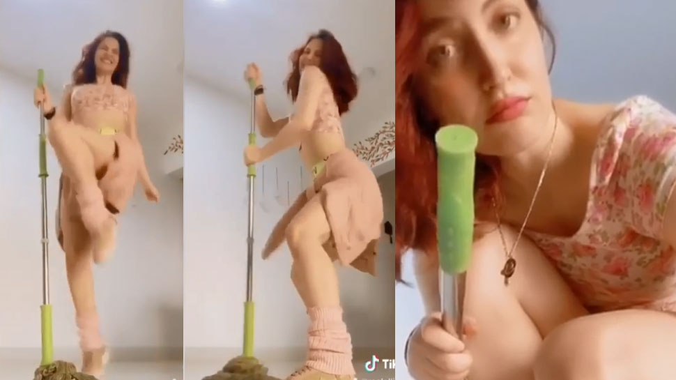 जब पोछा लगाते-लगाते डांस करने लगीं Elli Avram, शरारती अंदाज पर फैन हुए फिदा- SEE VIDEO जब पोछा लगाते-लगाते डांस करने लगीं Elli Avram, शरारती अंदाज पर फैन हुए फिदा- SEE VIDEO