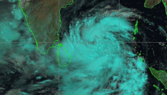 चक्रवात &#039;अम्फान&#039; के चलते ओडिशा में अलर्ट जारी