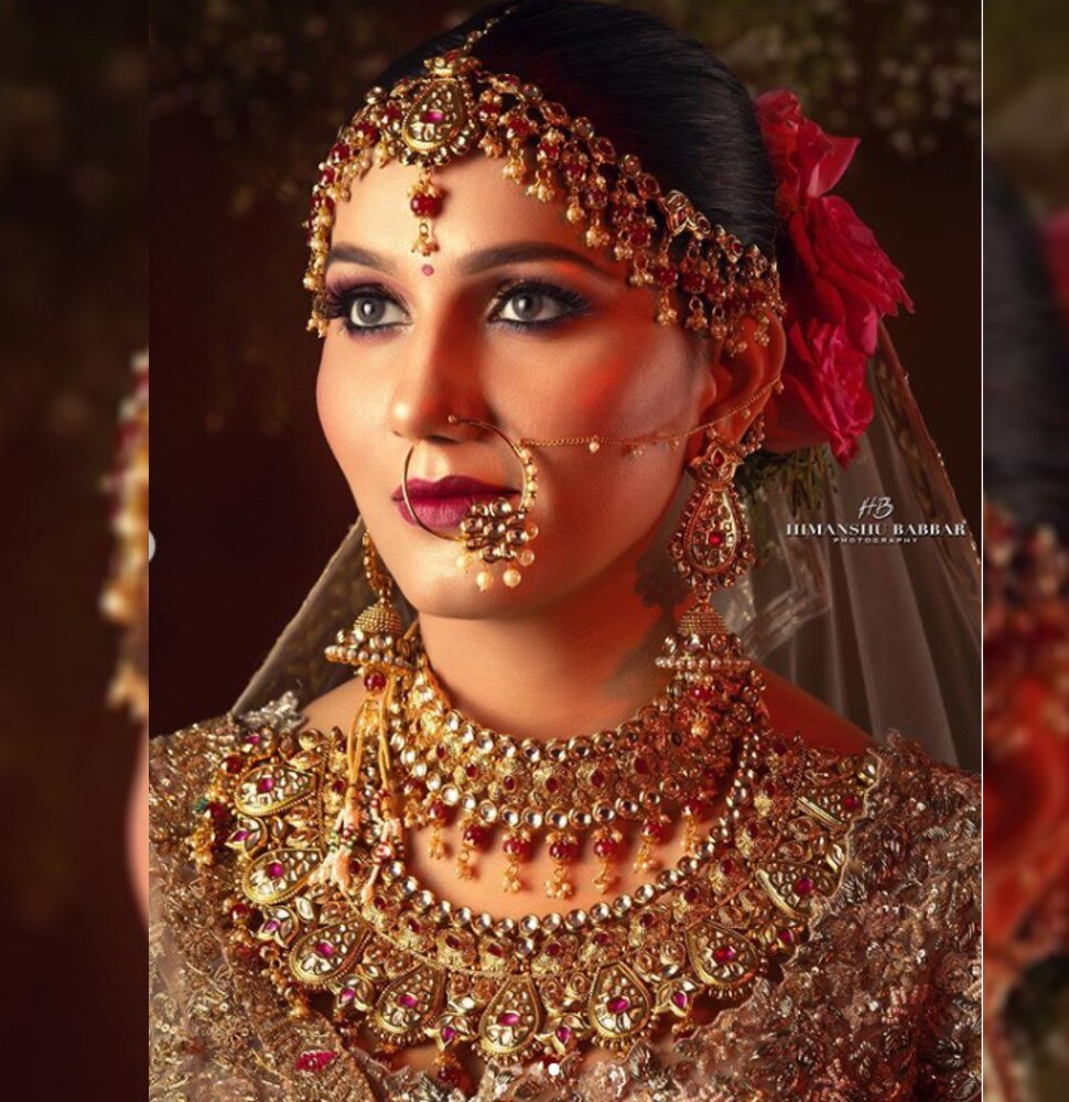ब्राइडल लुक में खूबसूरत लग रही हैं सपना Sapna Chaudhary looking beautiful in her look