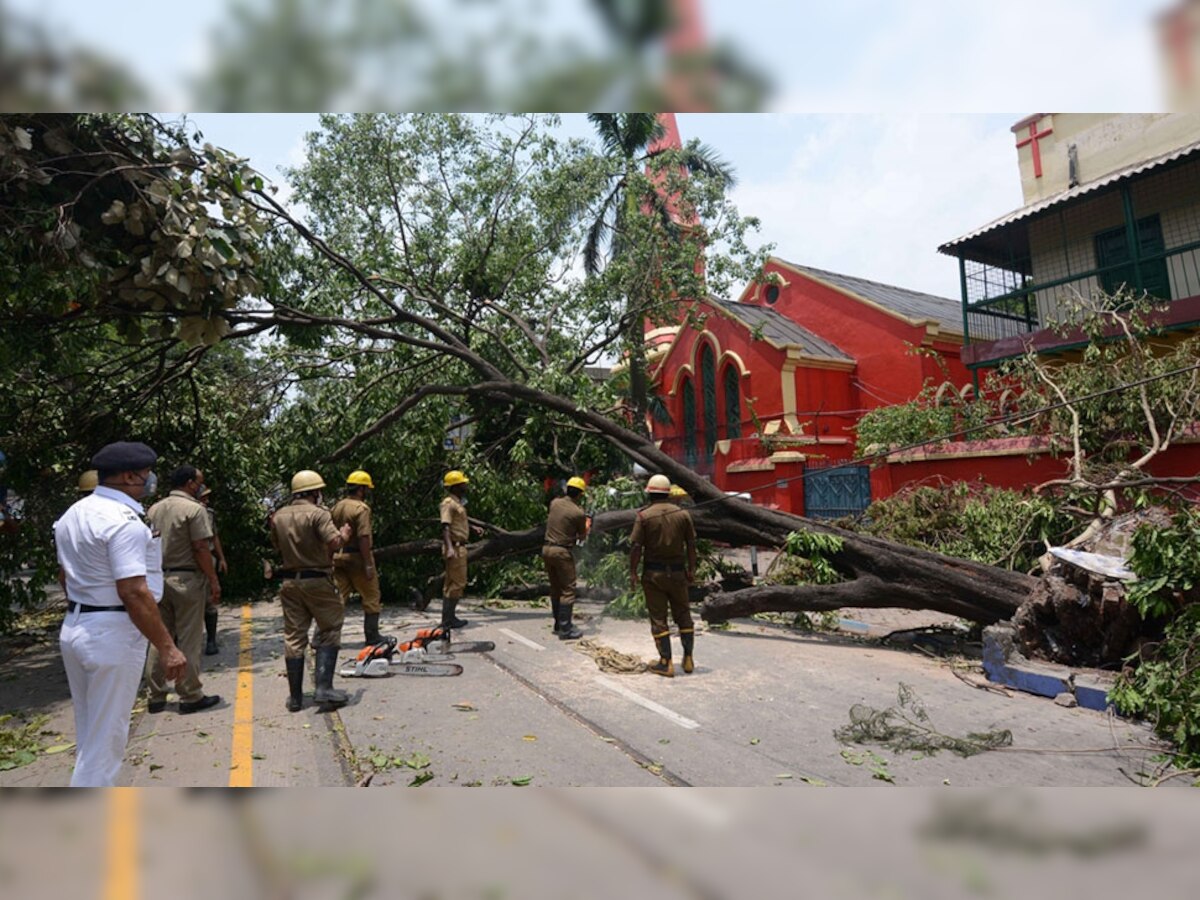 अम्फान ने मचाई बंगाल में तबाही, राहत कार्य के लिए ममता सरकार ने मांगी सेना की मदद