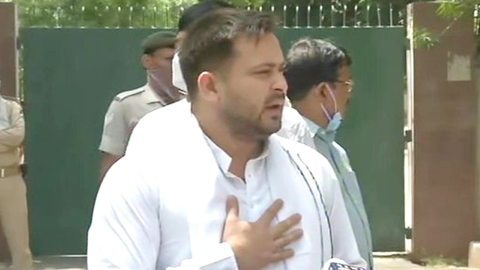 गोपालगंज क़त्ल कांड: CM नीतीश कुमार के हुक्म पर लीपापोती कर रही है पुलिस: तेजस्वी यादव गोपालगंज क़त्ल कांड: CM नीतीश कुमार के हुक्म पर लीपापोती कर रही है पुलिस: तेजस्वी यादव