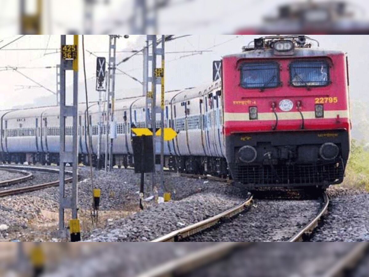 प्रवासियों को घर पहुंचाने के लिए रेलवे ने 25 मई चलाई 3274 श्रमिक स्‍पेशल ट्रेनें. (प्रतीकात्मक तस्वीर)
