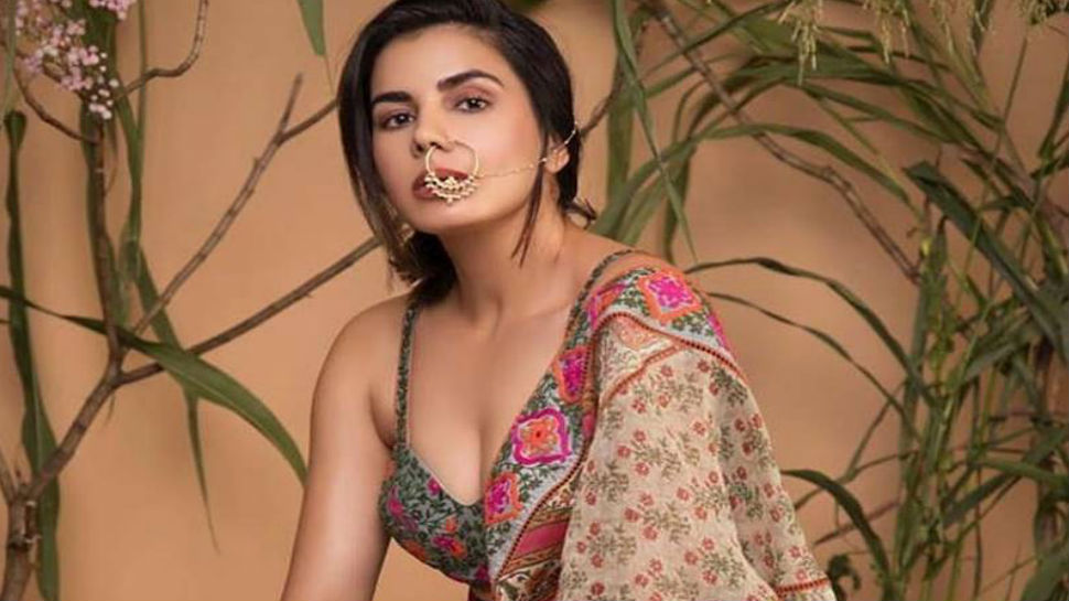 kirti kulhari hot glamorous photos | अपनी इन ...