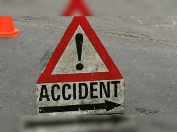 बहराइच से नेपाल जा रही मिनी बस हादसे का शिकार, 11 मज़दूरों की मौत, 22 ज़ख्मी