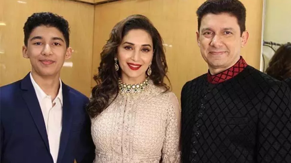 अपने पिता की तरह दिखते हैं Madhuri Dixit के बेटे अरिन, एक्टिंग और डांस के हैं शौकीन