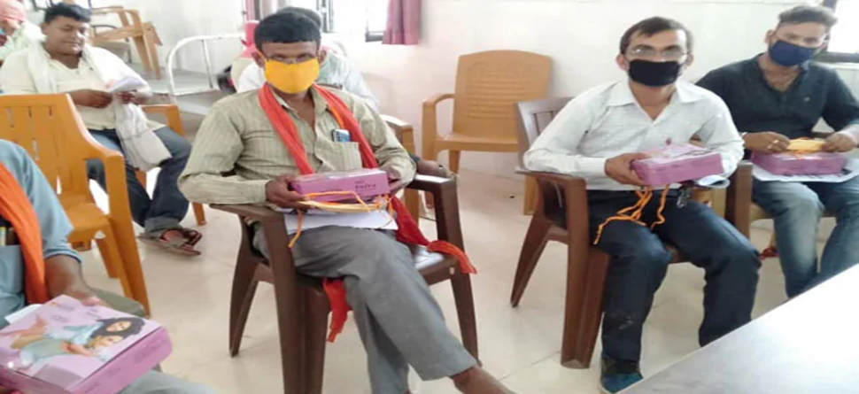 ଏହି ରାଜ୍ୟ ସରକାର କ୍ୱାରେଣ୍ଟାଇନ୍ ସେଣ୍ଟରରେ ବାଣ୍ଟୁଛନ୍ତି କଣ୍ଡୋମ ଏହି ରାଜ୍ୟ ସରକାର କ୍ୱାରେଣ୍ଟାଇନ୍ ସେଣ୍ଟରରେ ବାଣ୍ଟୁଛନ୍ତି କଣ୍ଡୋମ