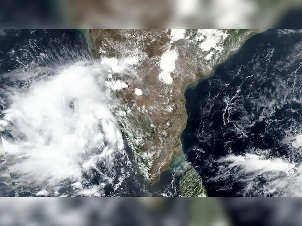 गिर्दाबी तूफान निसर्ग को लेकर महाराष्ट्र हुकूमत अलर्ट, 2 दिन तक घरों में रहने की अपील की