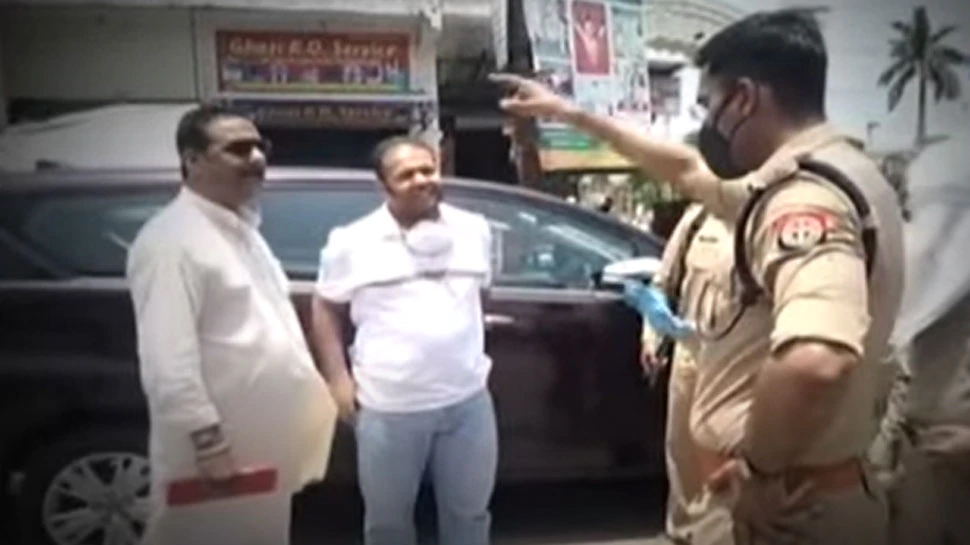 चेकिंग के दौरान पुलिस से उलझे आज़म खान के समधी, बेटे समेत किए गए गिरफ्तार चेकिंग के दौरान पुलिस से उलझे आज़म खान के समधी, बेटे समेत किए गए गिरफ्तार