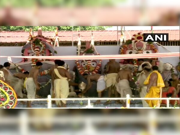 ଶ୍ରୀକ୍ଷେତ୍ରରେ ସ୍ନାନଯାତ୍ରା, ସ୍ନାନ ମଣ୍ଡପରେ ଚତୁର୍ଦ୍ଧାମୂର୍ତ୍ତି