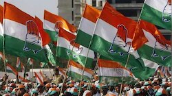 विधायकों को बचाने में जुटी गुजरात कांग्रेस, 65 विधायकों को अलग-अलग रिसॉर्ट में भेजा