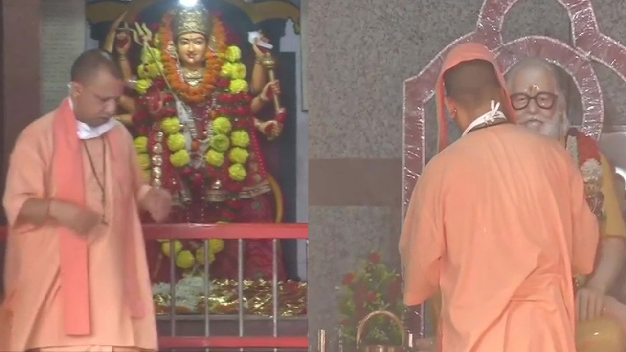 Gorakhpur famous gorakhnath temple reopen cm yogi adityanath worships|  गोरखपुर: लॉकडाउन के बाद गोरखनाथ मंदिर के कपाट खुले, सीएम योगी ने की पूजा |  गोरखपुर: लॉकडाउन के बाद ...