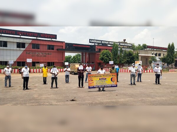 ଘରୋଇକରଣ ଏବଂ ନିଗମୀକରଣ ବିରୁଦ୍ଧରେ ଆନ୍ଦୋଳନକୁ ଓହ୍ଲାଇଲା ରେଲୱେ ମଜଦୂର ସଂଘ 