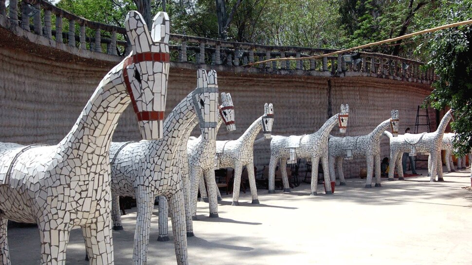 Nekchand Saini Made The Rock Garden Out Of Waste Materials Is An Inspiration To Many इस शख स न कब ड स बन द य र क ग र डन द न य भर स द खन आत ह ल ग Hindi News