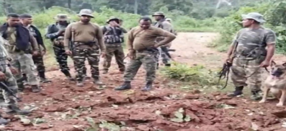 ବଡ଼ ଧରଣର ନକ୍ସଲ ଆକ୍ରମଣକୁ ବିଫଳ କଲା ସୁରକ୍ଷା ବାହିନୀ, ୬୪ ଆଇଇଡି ଉଦ୍ଧାର ବଡ଼ ଧରଣର ନକ୍ସଲ ଆକ୍ରମଣକୁ ବିଫଳ କଲା ସୁରକ୍ଷା ବାହିନୀ, ୬୪ ଆଇଇଡି ଉଦ୍ଧାର