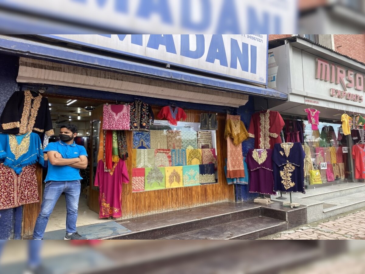 कश्मीर: Lockdown में छूट से दुकानदारों को राहत, लाल चौक का मुख्य बाजार खुला